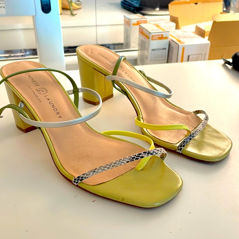 Chinese Laundry Wedges